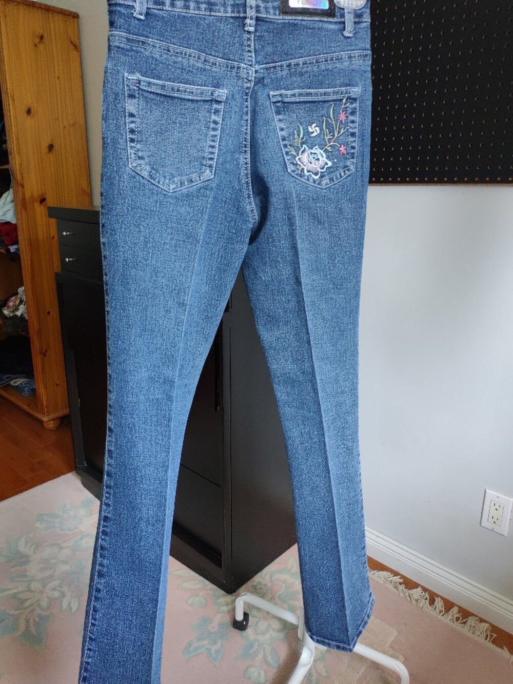Embroidered blue jeans size XS permanent pressed boot cut - Picture 13 of 15
